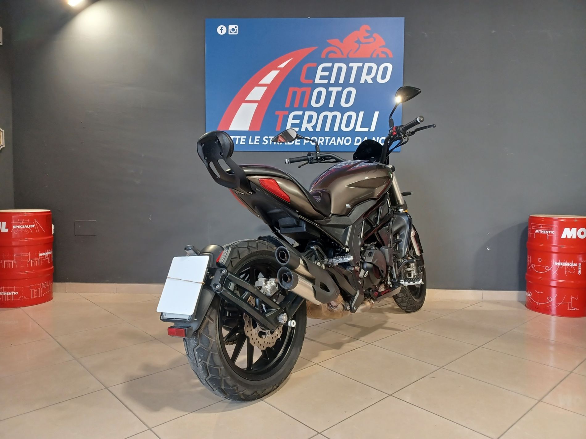 502 C abs E4 - Centro Moto Termoli S.R.L.