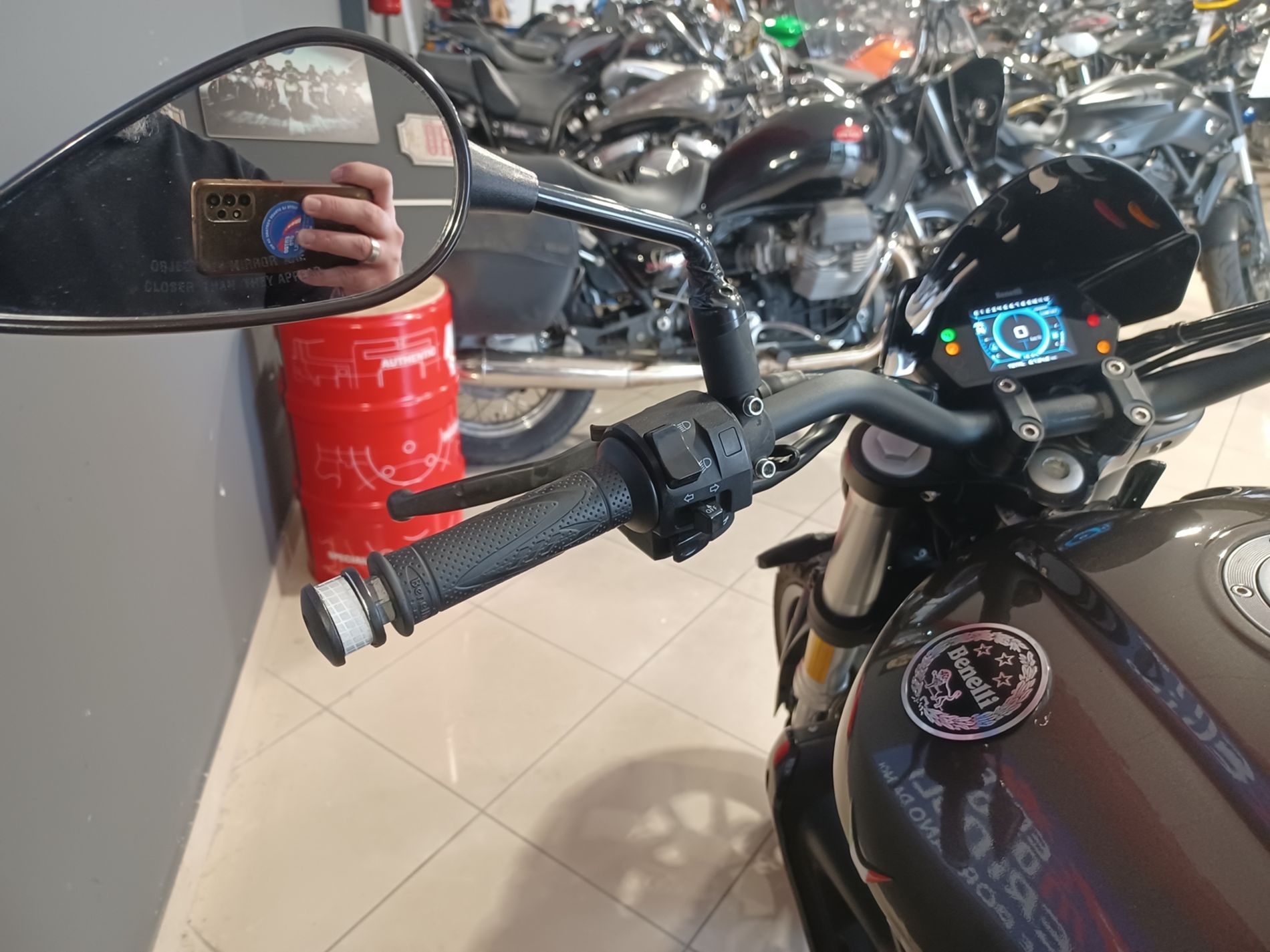 502 C abs E4 - Centro Moto Termoli S.R.L.