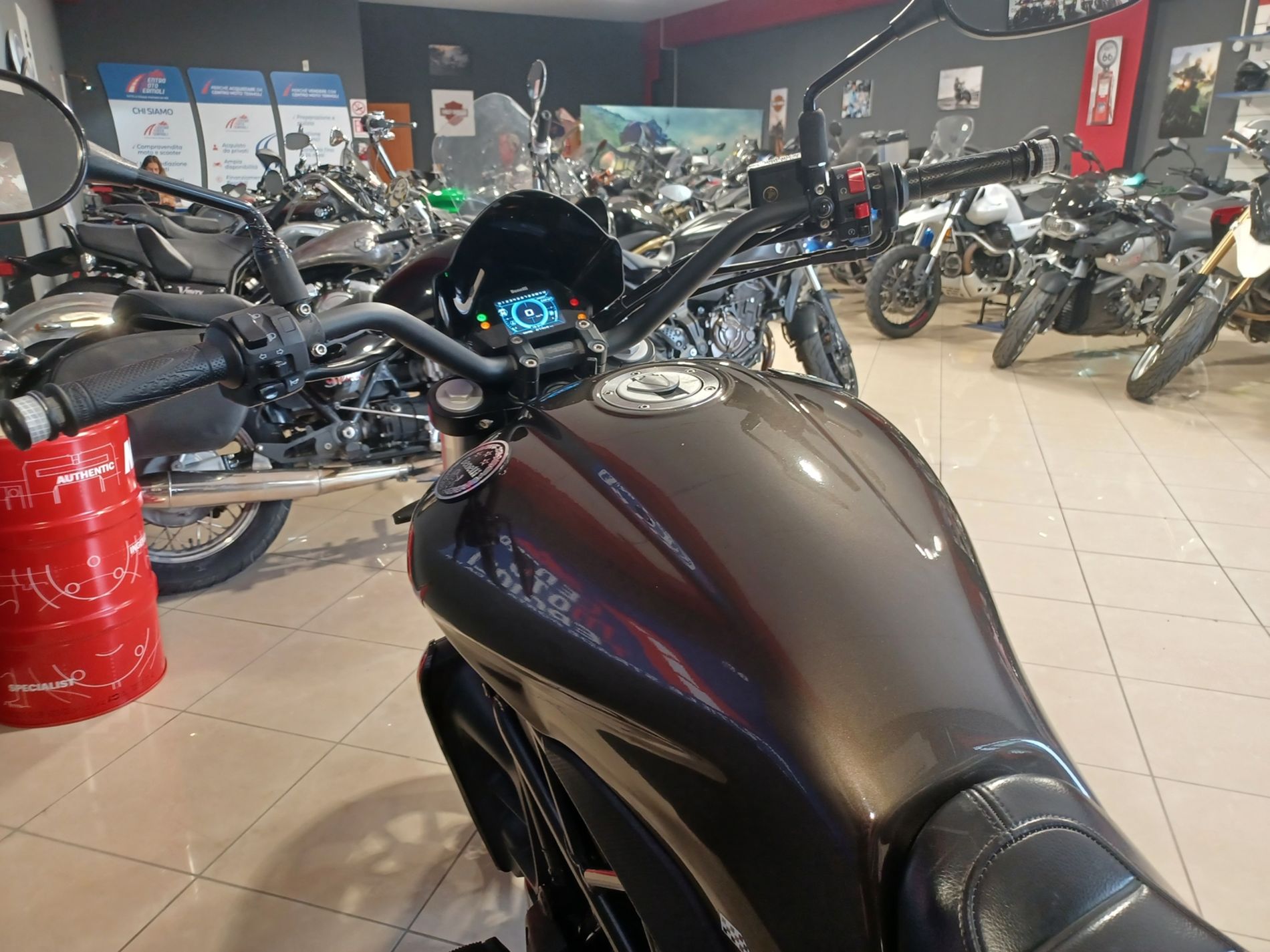 502 C abs E4 - Centro Moto Termoli S.R.L.