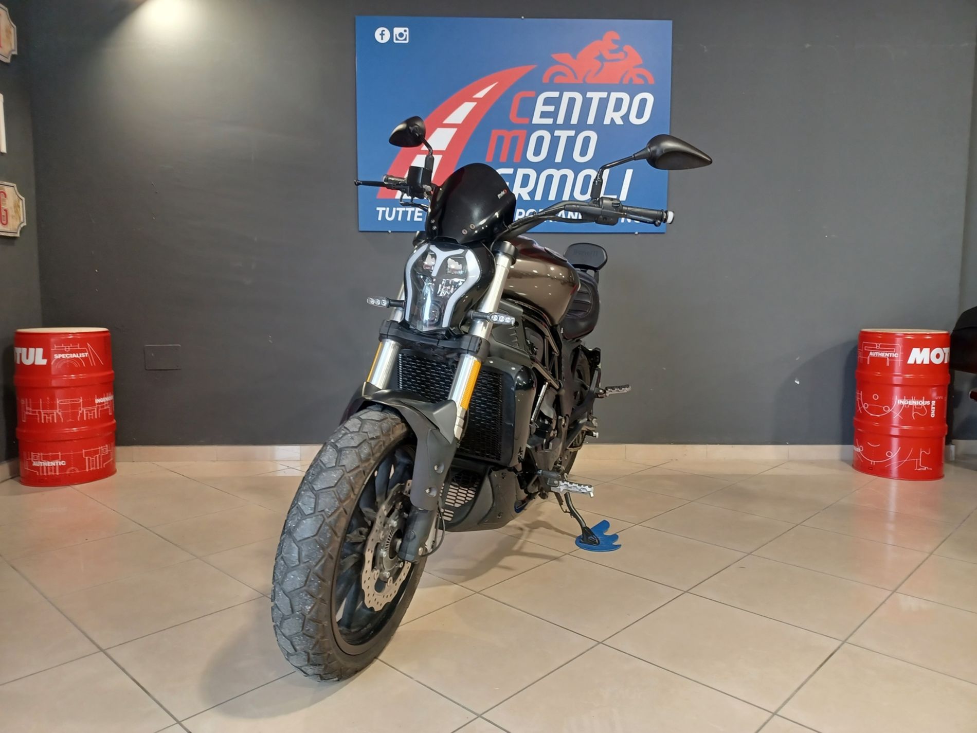 502 C abs E4 - Centro Moto Termoli S.R.L.
