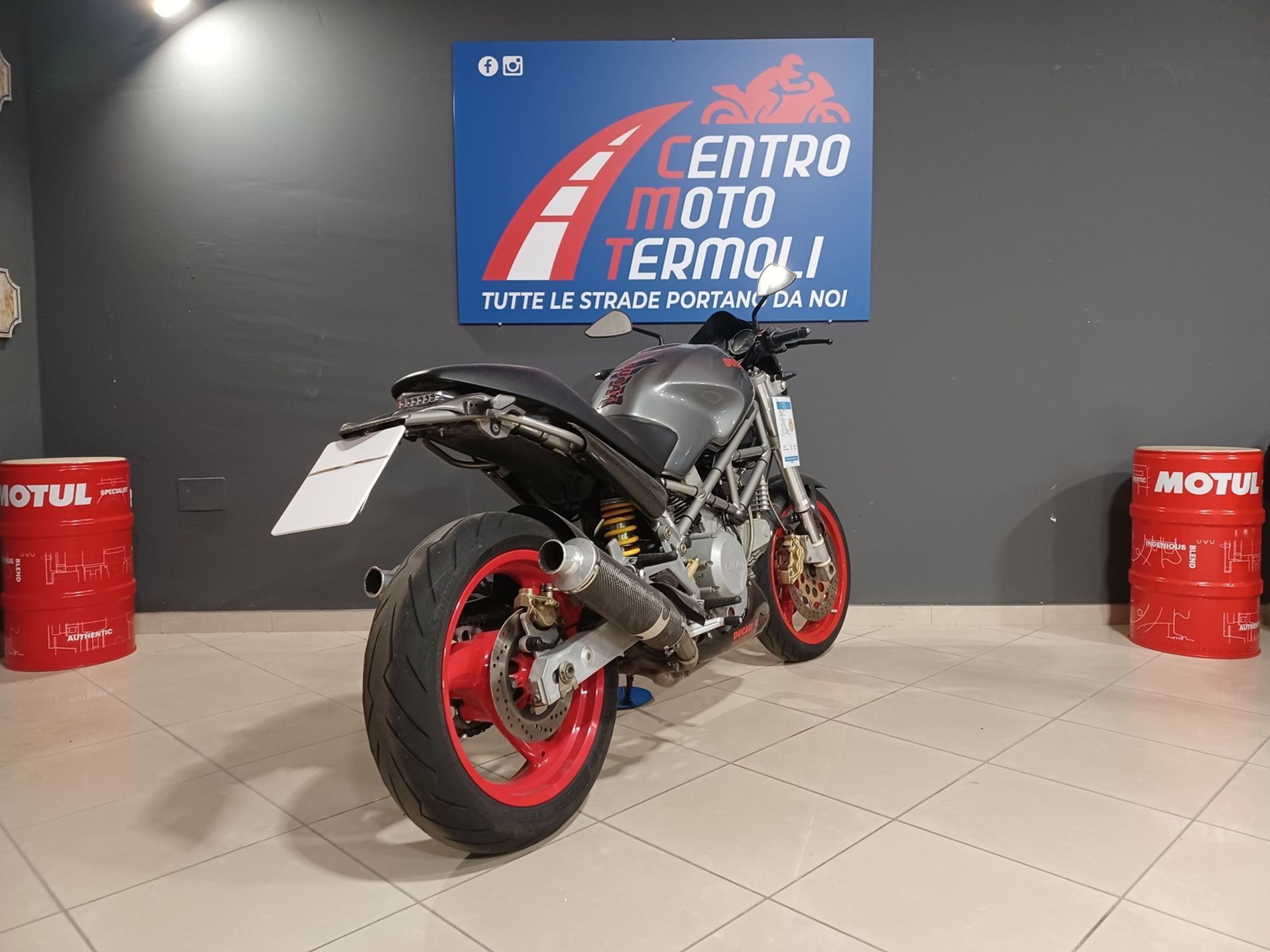 Monster 800 - Centro Moto Termoli S.R.L.