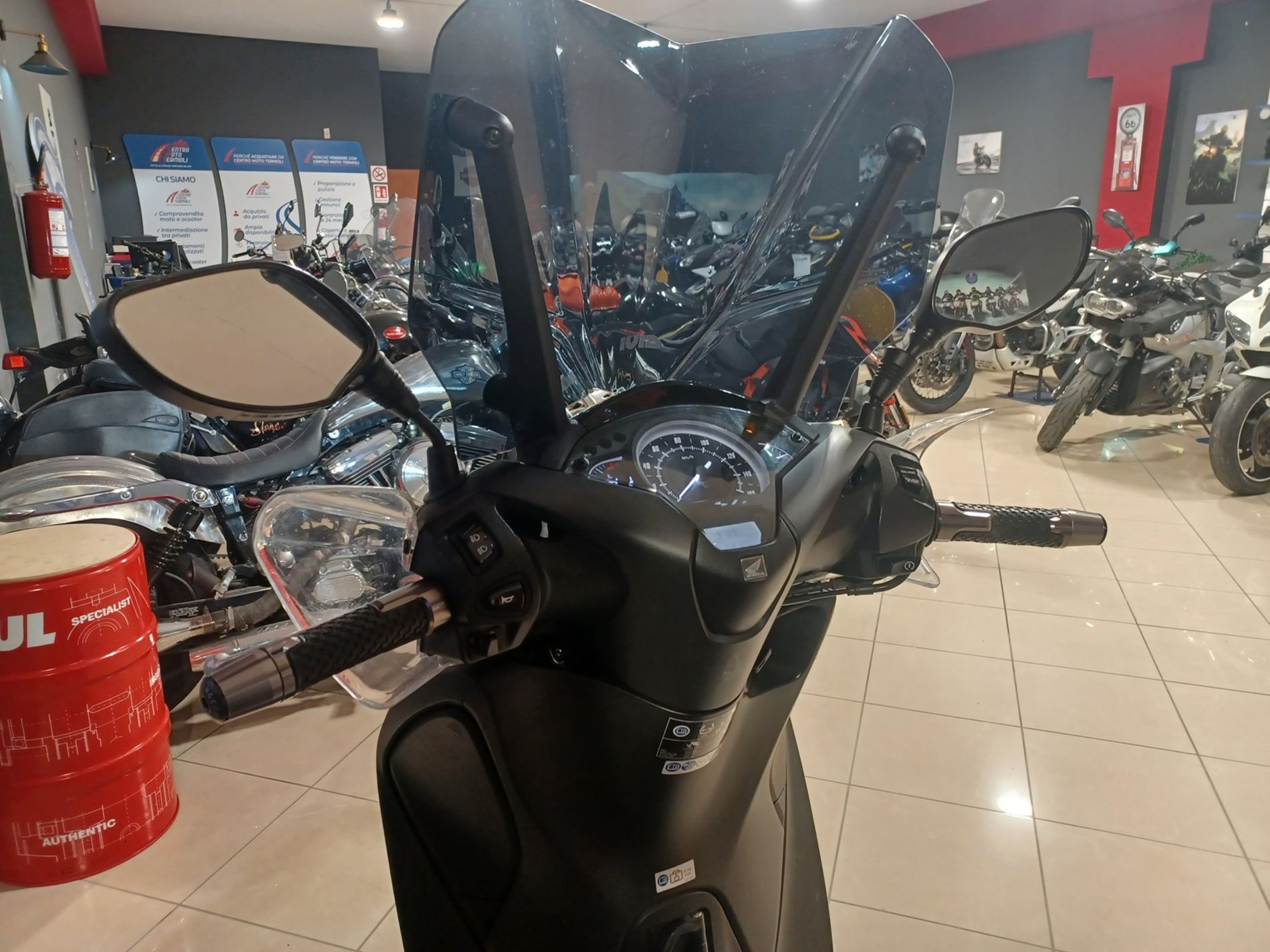 SH 150 Abs my17 - Centro Moto Termoli S.R.L.