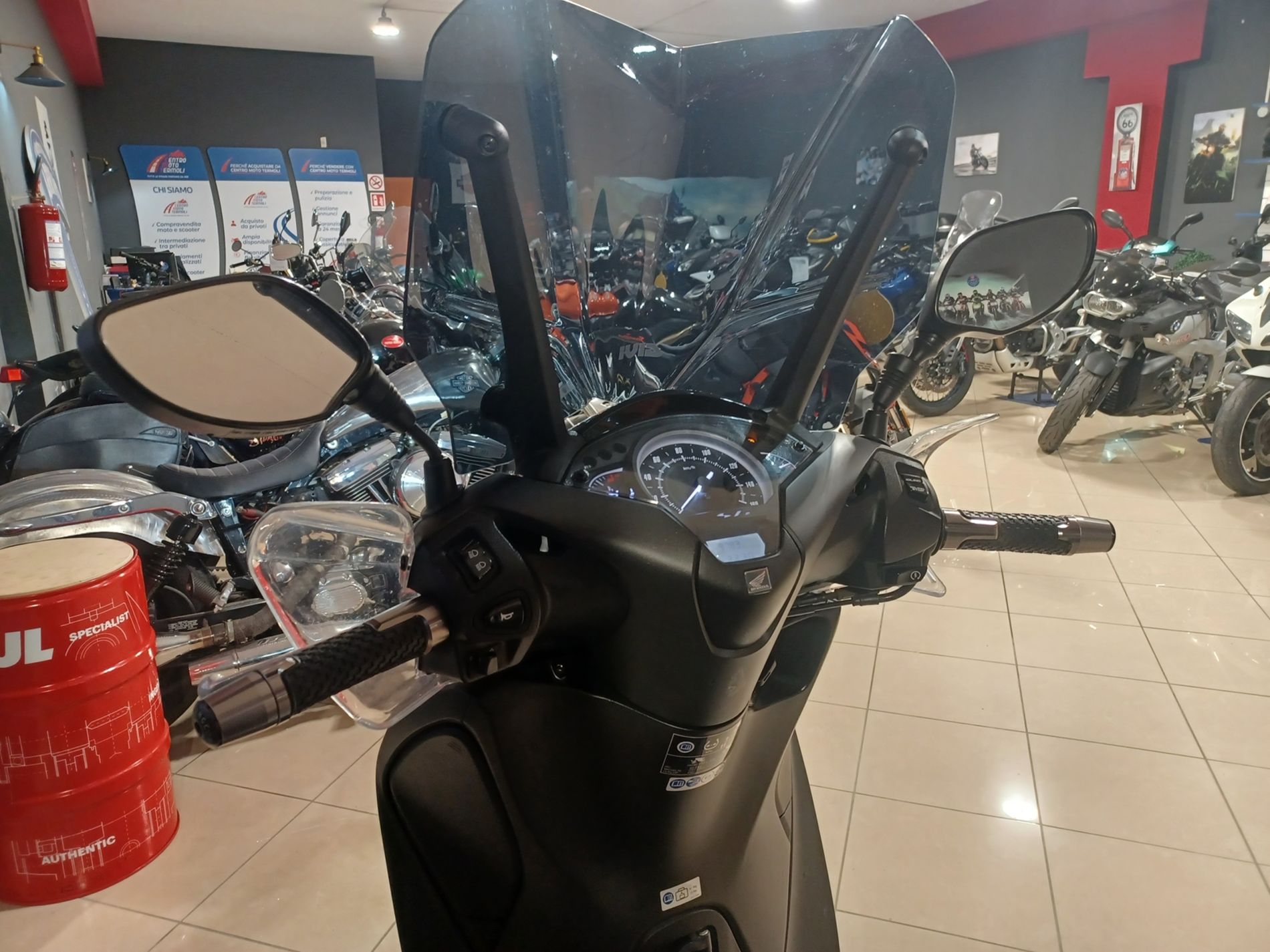 SH 150 Abs my17 - Centro Moto Termoli S.R.L.