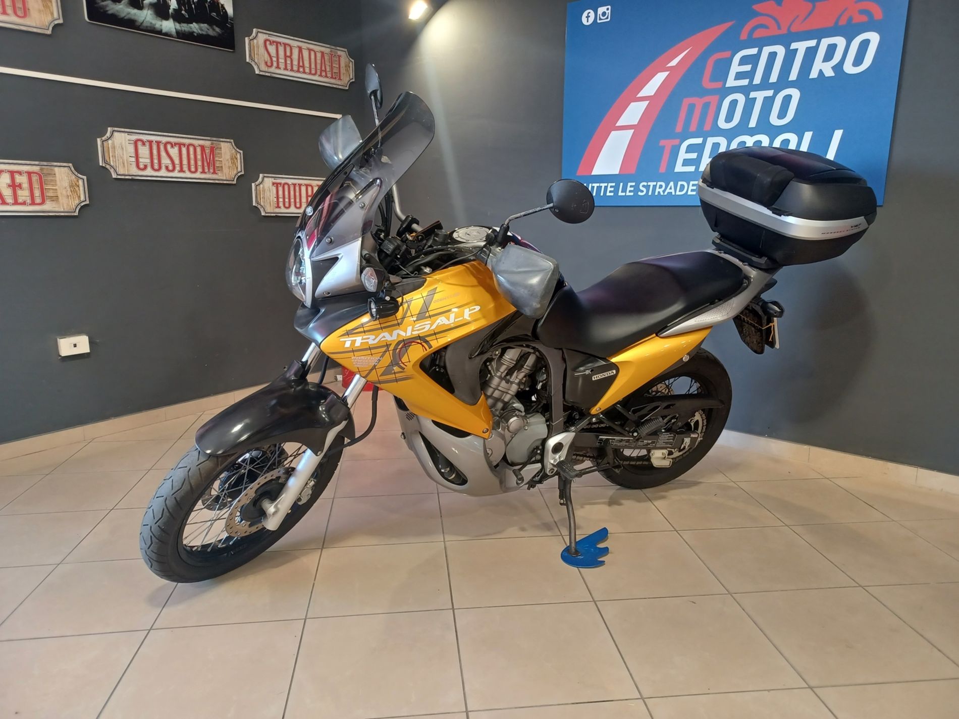 Transalp 700 Abs - Centro Moto Termoli S.R.L.