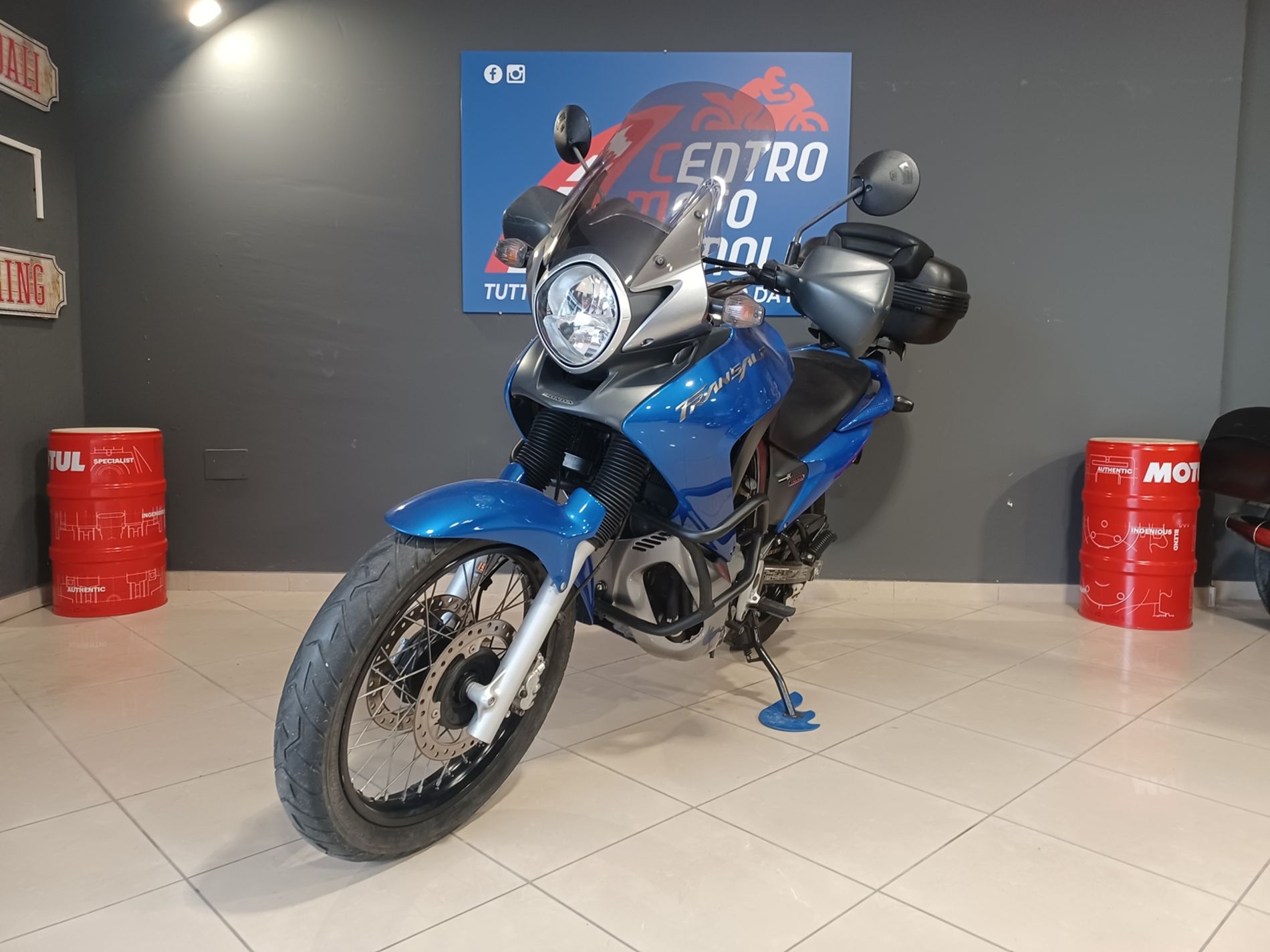 Transalp 700 - Centro Moto Termoli S.R.L.