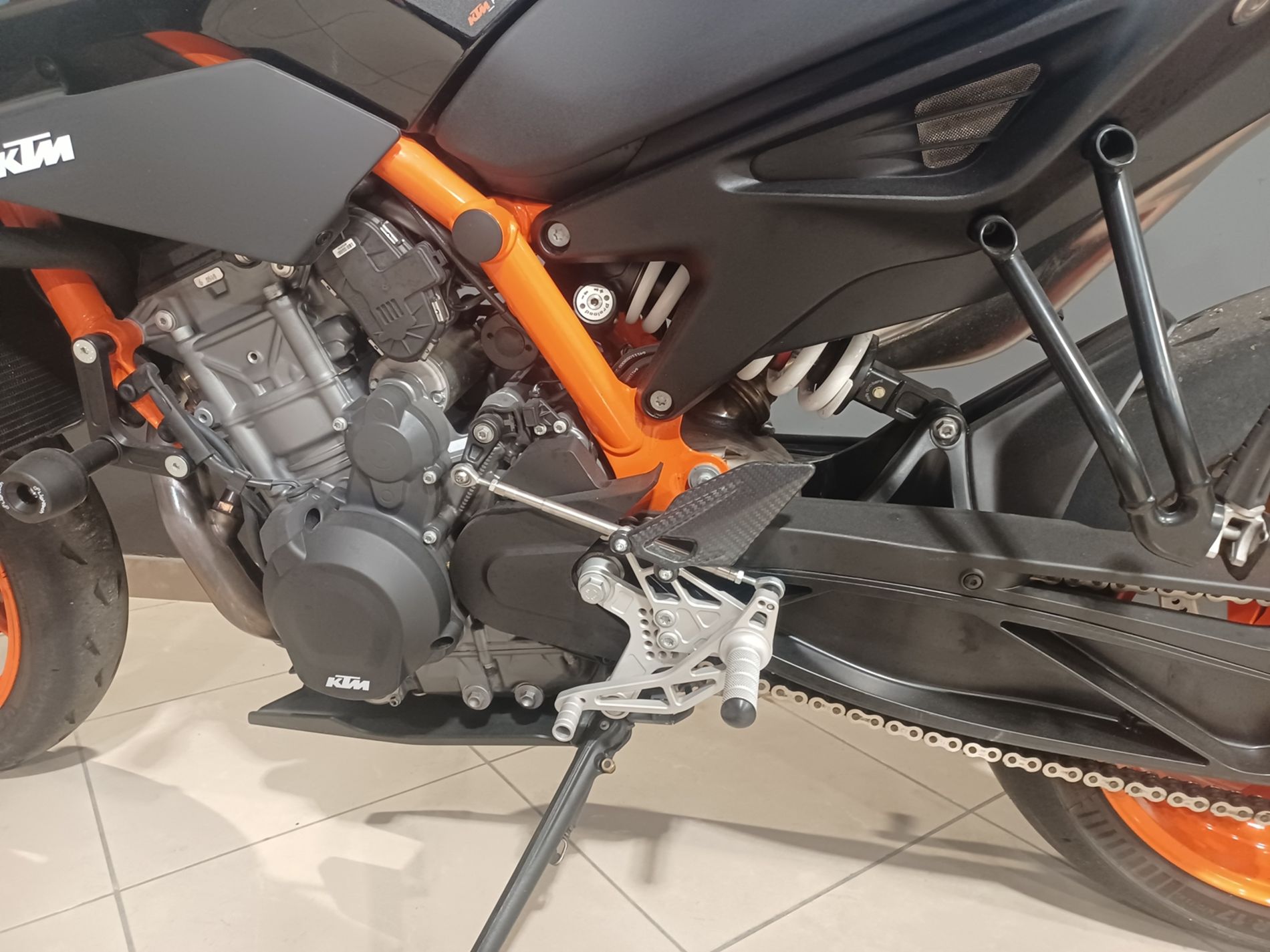 890 Duke R my21 - Centro Moto Termoli S.R.L.