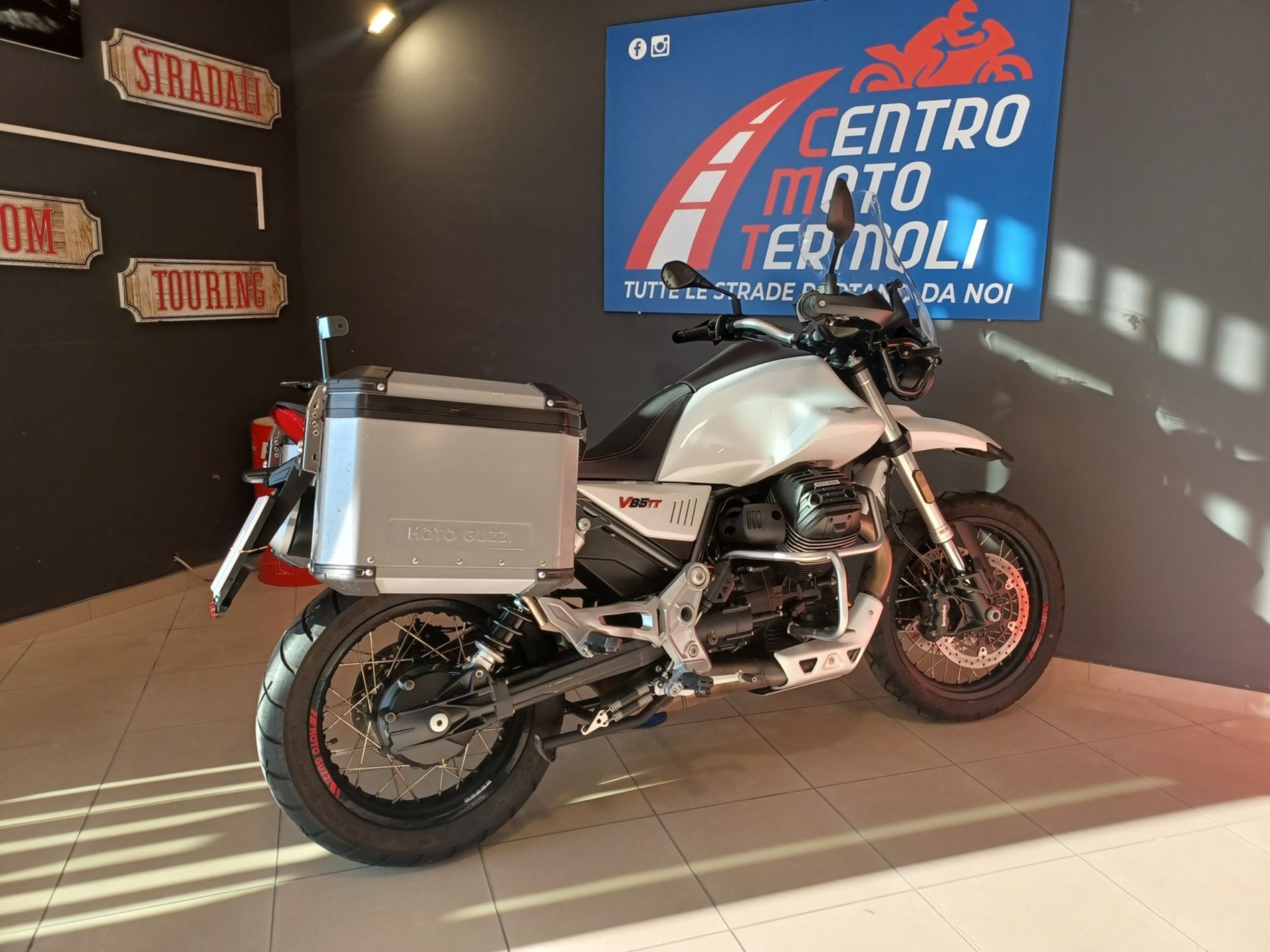 V85 TT Abs my19 - Centro Moto Termoli S.R.L.