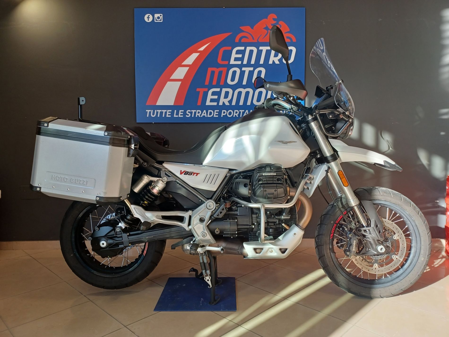 V85 TT Abs my19 - Centro Moto Termoli S.R.L.