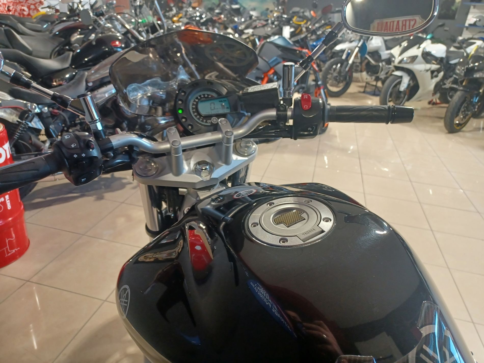 FZ6 600 N - Centro Moto Termoli S.R.L.