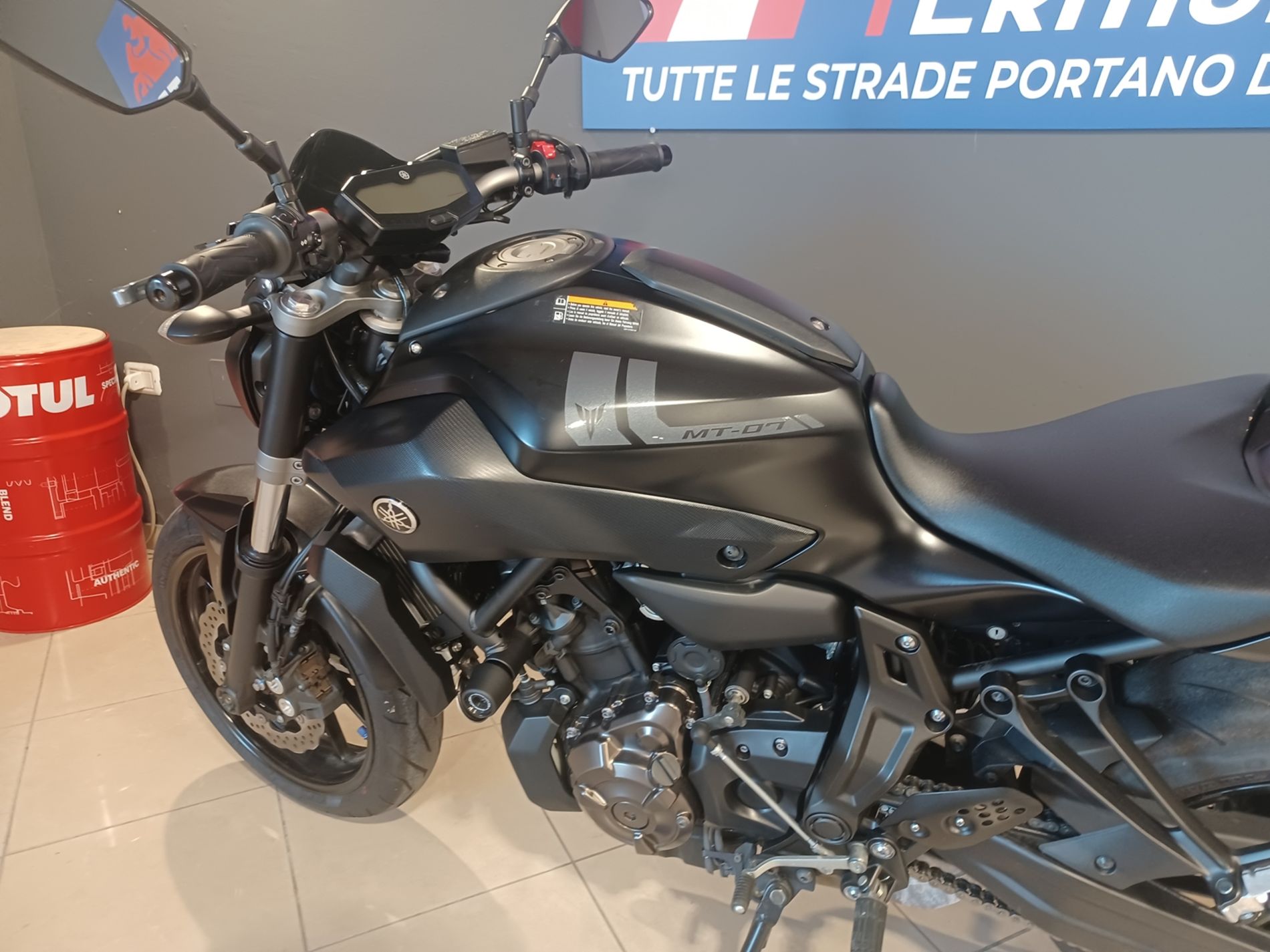 Yamaha MT-07 690 Abs my18 - Centro Moto Termoli S.R.L.