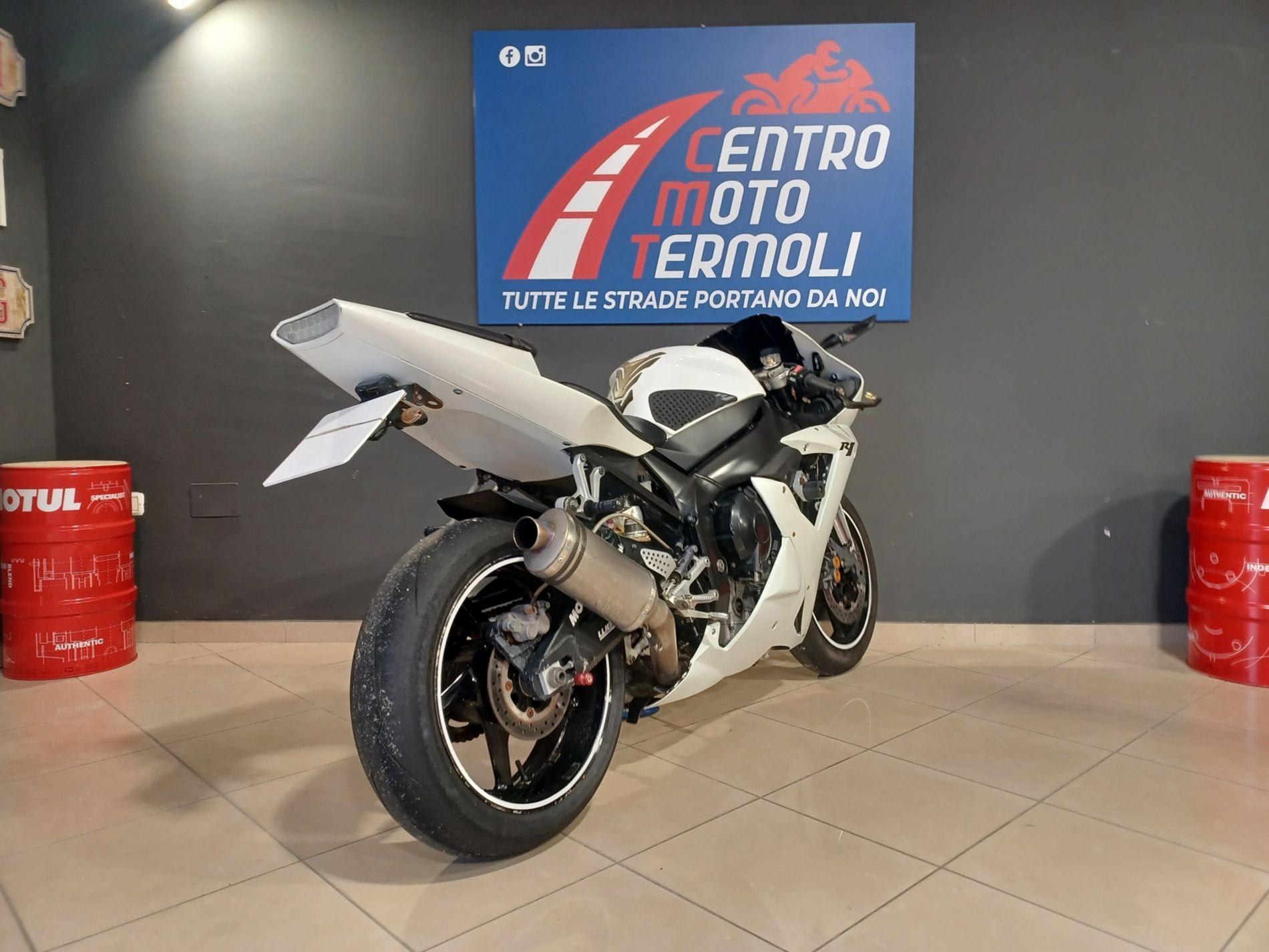 R1 1000 YZF my02 - Centro Moto Termoli S.R.L.