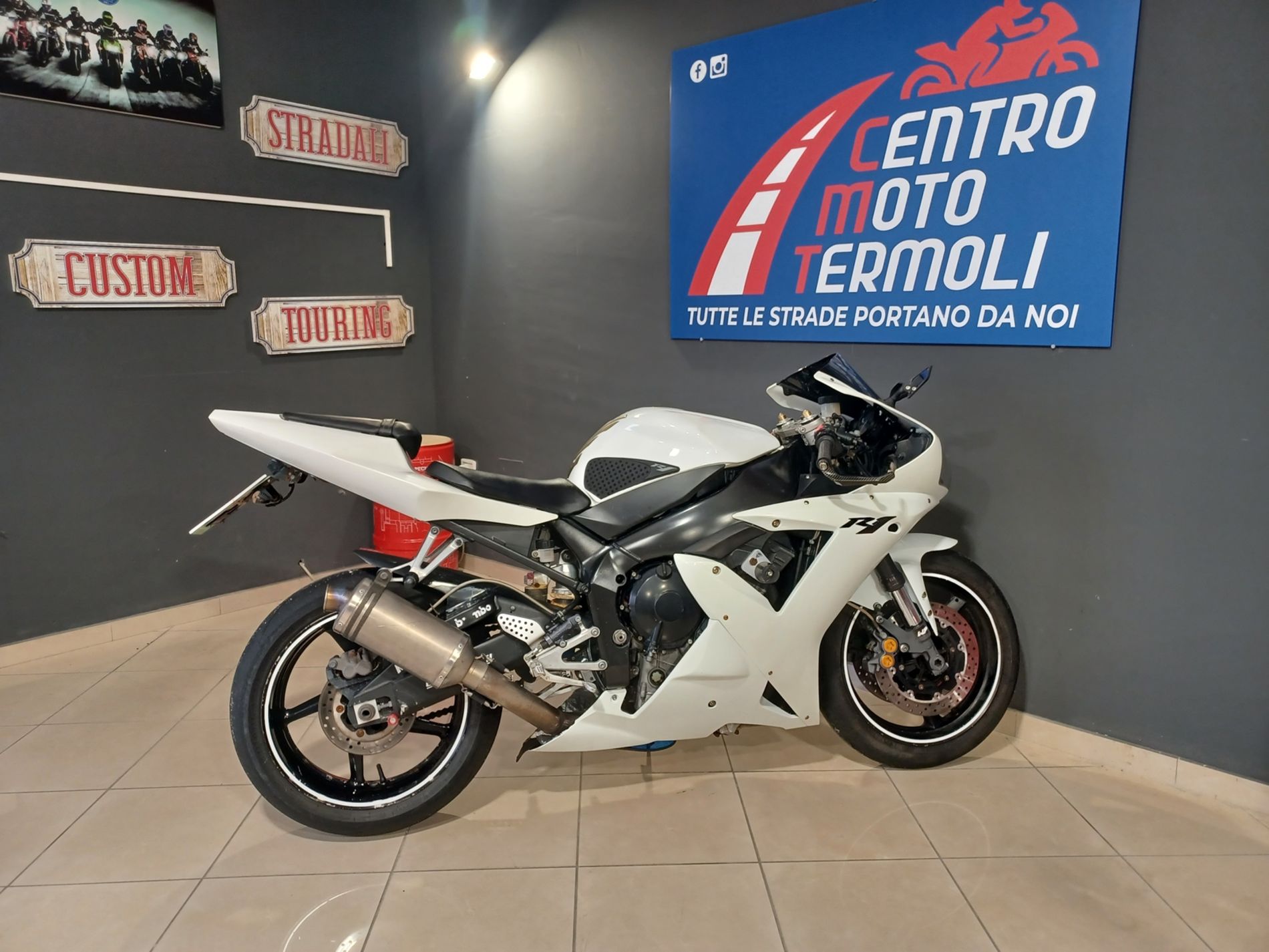 R1 1000 YZF my02 - Centro Moto Termoli S.R.L.