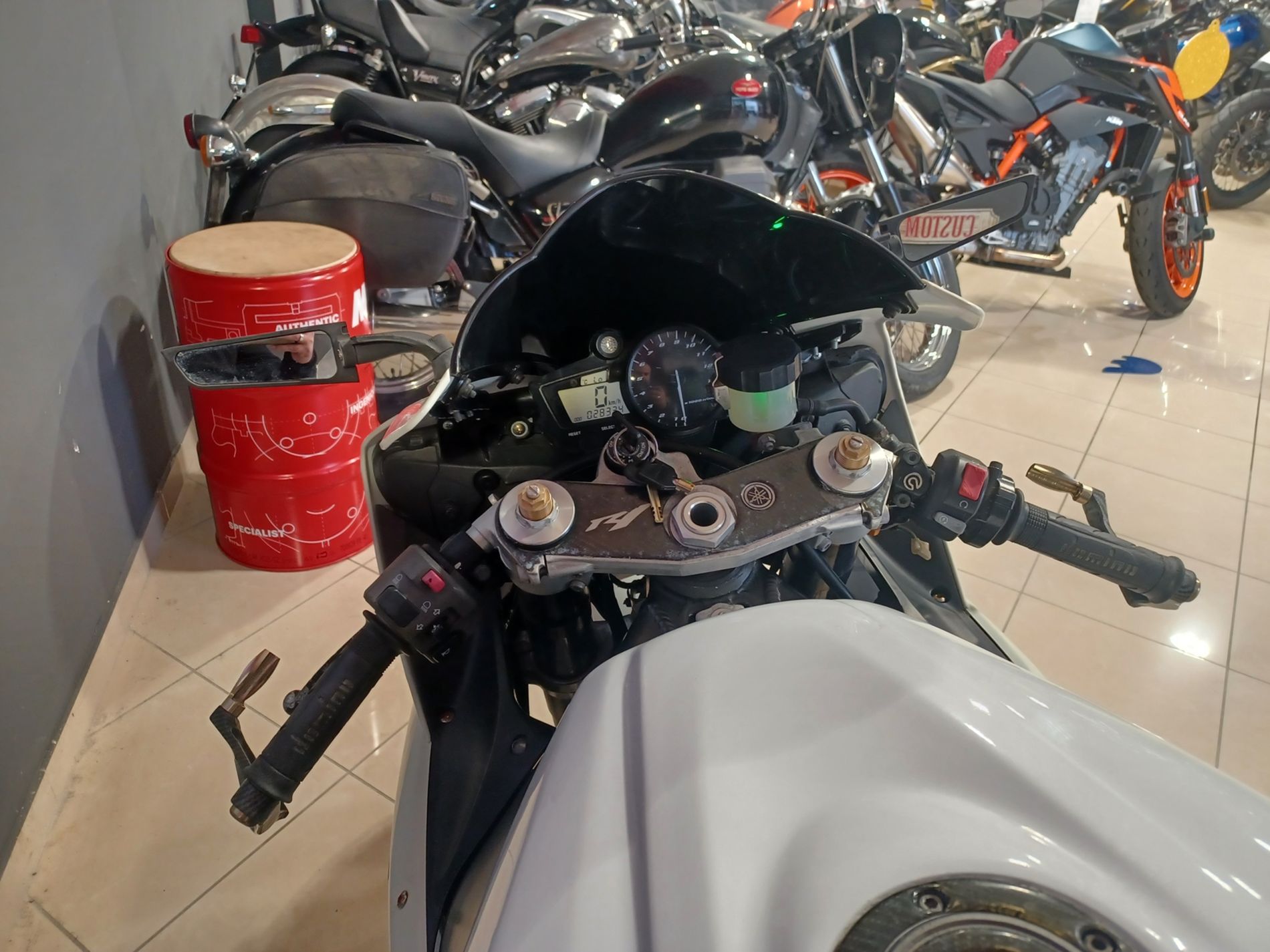 R1 1000 YZF my02 - Centro Moto Termoli S.R.L.