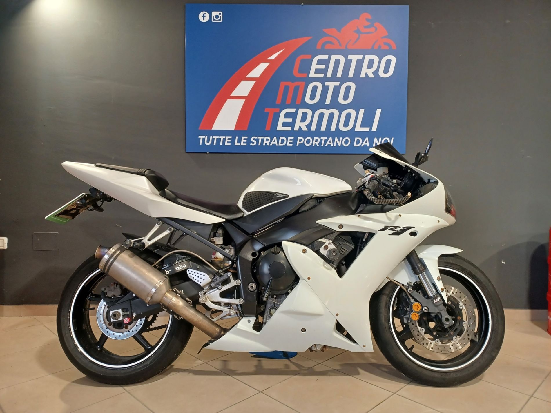 R1 1000 YZF my02 - Centro Moto Termoli S.R.L.