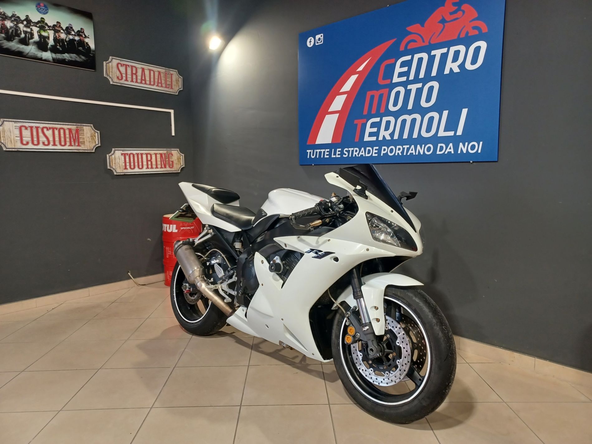 R1 1000 YZF my02 - Centro Moto Termoli S.R.L.
