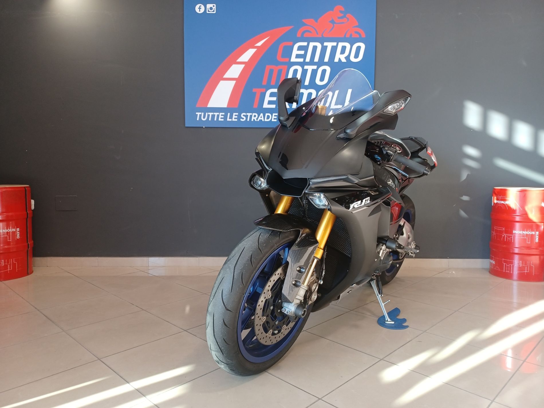 R1M 1000 YZF Abs my17 - Centro Moto Termoli S.R.L.