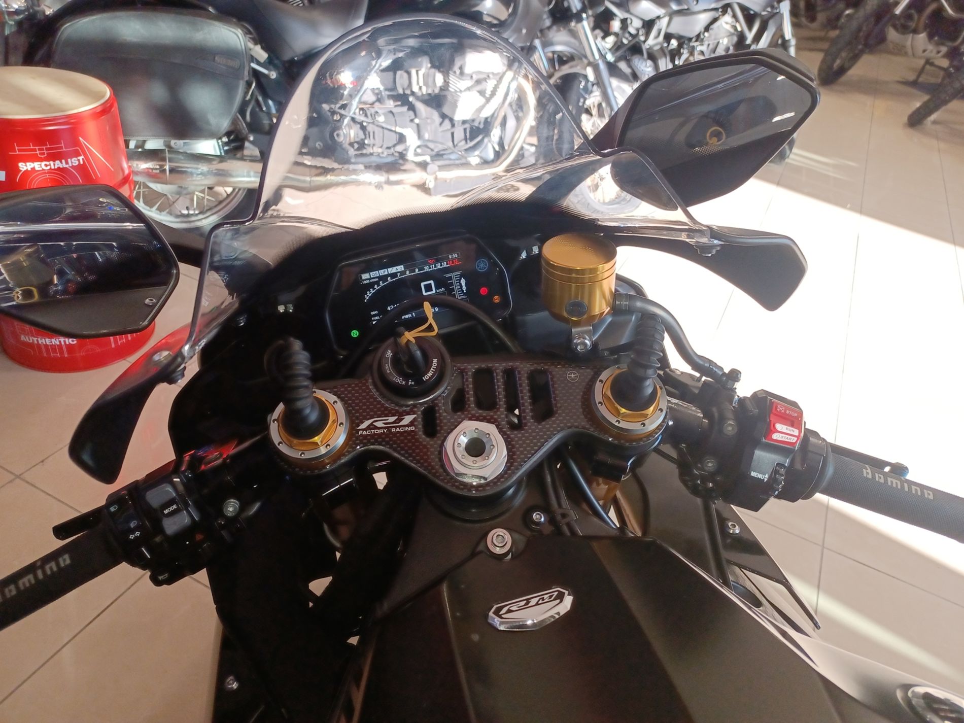 R1M 1000 YZF Abs my17 - Centro Moto Termoli S.R.L.